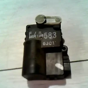 VOLVO S40 Fűtésszabályzó zsalu állító motor bontott alkatrész Kedvezmény