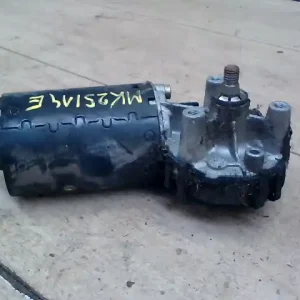 Vedd meg online VOLVO S70 Ablaktörlő motor első bontott alkatrész