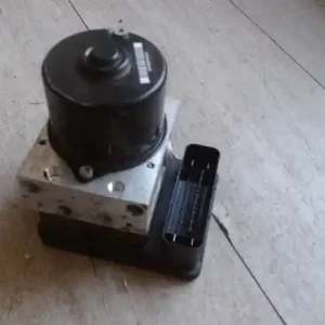 Vásárlói kedvenc VOLVO S40 2008.01.01-2012.05.30 Abs kocka2.0i bontott alkatrész