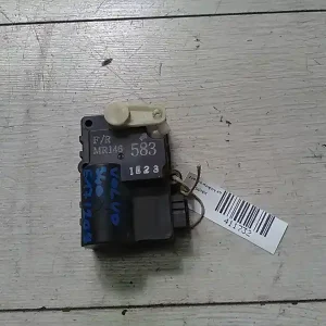 Rendeld meg most VOLVO S40 2000.06.01-2004.05.31 Fűtésszabályzó zsalu állító motor bontott alkatrész