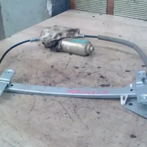 VOLVO S40 2000.06.01-2004.05.31 Jobb hátsó ablakemelő szerkezet elektromos bontott alkatrész Népszerű