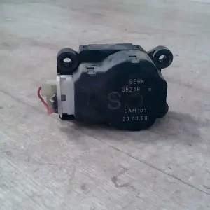 Kedvezmény VOLVO S80 98.05.01-06.02.28 Fűtésszabályzó zsalu állító motor bontott alkatrész