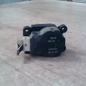 Azonnal elérhető VOLVO S80 98.05.01-06.02.28 Fűtésszabályzó zsalu állító motor bontott alkatrész