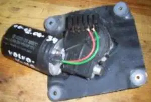 VOLVO V40 Ablaktörlő motor első bontott alkatrész Legnépszerűbb