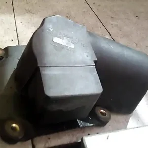 VOLVO V40 Ablaktörlő motor első bontott alkatrész Prémium