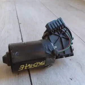 VOLVO V40 Ablaktörlő motor első bontott alkatrész Árcsökkenés