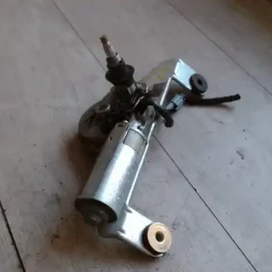 Vedd meg online VOLVO V40 Ablaktörlő motor hátsó kombi bontott alkatrész