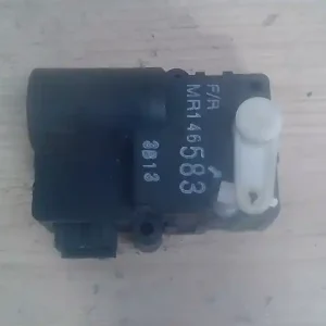 Végkiárusítás VOLVO V40 Fűtés állító motor bontott alkatrész