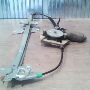 Gyors kiszállítás VOLVO V40 Jobb első ablakemelő szerkezet elektromos bontott alkatrész