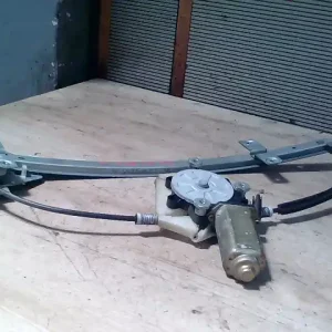 Szuper ajánlat VOLVO V40 Jobb első ablakemelő szerkezet elektromos kombi bontott alkatrész