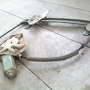 VOLVO V40 Jobb hátsó ablakemelő szerkezet elektromos kombi bontott alkatrész Kedvezményes ár