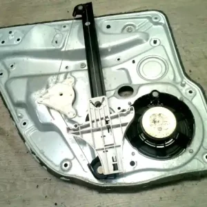 Azonnal elérhető VW BORA Jobb hátsó ablakemelő szerkezet elektromos motor nélkül bontott alkatrész