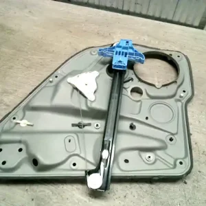 VW BORA Jobb hátsó ablakemelő szerkezet elektromos 4 ajtós motor nélkül bontott alkatrész Azonnali szállítás