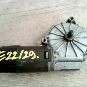 VW GOLF II. Ablaktörlő motor hátsó bontott alkatrész Népszerű