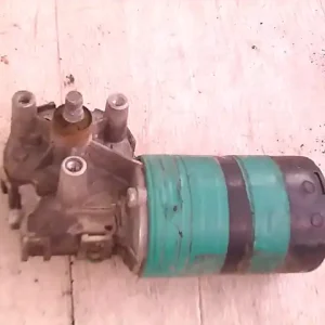 Vedd meg online VW GOLF III. Ablaktörlő motor első bontott alkatrész