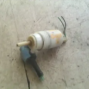 Azonnali szállítás VW GOLF III. Ablakmosó motor első bontott alkatrész