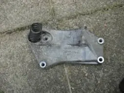 Árcsökkenés VW GOLF III. Generátor tartó bak bontott alkatrész