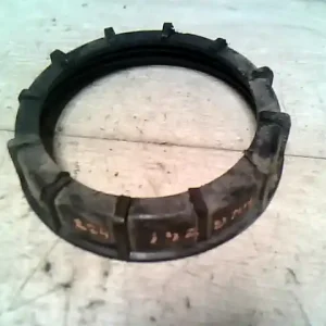 Alacsony ár VW GOLF III. 94- üzemanyag szivattyú befogató műanyag anya bontott alkatrész