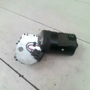 Bestseller VW GOLF IV. Ablaktörlő motor első bontott alkatrész