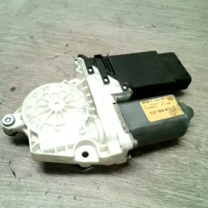 VW GOLF IV. Bal első ablakemelő motor 3 ajtós bontott alkatrész Szuper akció