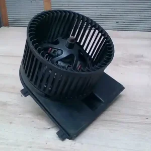 VW GOLF IV. Fűtőmotor klímás bontott alkatrész Kiárusítás