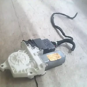 VW GOLF IV. Bal hátsó ablakemelő motor bontott alkatrész Nézd meg most