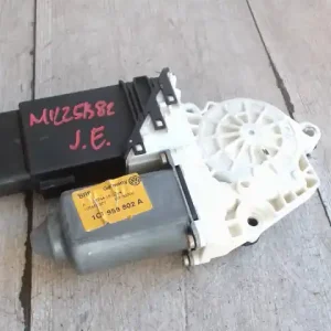 VW GOLF IV. Jobb első ablakemelő motor bontott alkatrész Szuper ajánlat