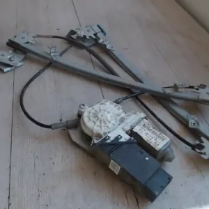 VW GOLF IV. Jobb első ablakemelő szerkezet elektromos 5 ajtós bontott alkatrész Ne maradj le