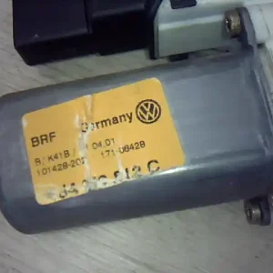 VW GOLF IV. Jobb hátsó ablakemelő motor combi bontott alkatrész Árengedmény