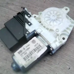 VW GOLF IV. Jobb hátsó ablakemelő motor bontott alkatrész Exkluzív ajánlat