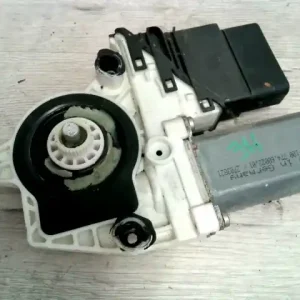 Végkiárusítás VW GOLF IV. Jobb hátsó ablakemelő motor bontott alkatrész