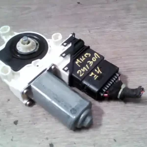 VW GOLF IV. Jobb hátsó ablakemelő motor bontott alkatrész Biztonságos fizetés