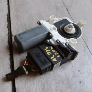 Exkluzív ajánlat VW GOLF IV. Jobb hátsó ablakemelő motor bontott alkatrész