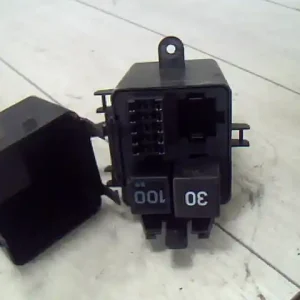 Biztonságos fizetés VW GOLF IV. Relé csatlakozórelétartó bontott alkatrész