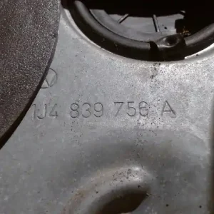 VW GOLF IV. Jobb hátsó ablakemelő szerkezet elektromos bontott alkatrész Legkelendőbb