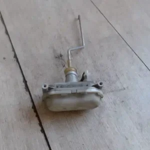 VW GOLF IV. Cabrio Csomagtérajtó központi zár motor bontott alkatrész Rendeld meg most