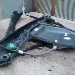 VW Golf Plus 2005.01.-2009.02 Bal első ablakemelő szerkezet elektromos bontott alkatrész Vedd meg most