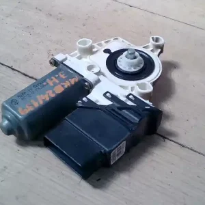 Vedd meg most VW Golf V. 2003.10 - 2008.09 Jobb hátsó ablakemelő motor 5 ajtós bontott alkatrész