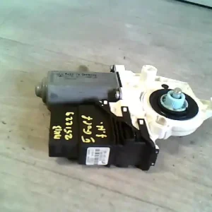 VW Golf V. 2003.10 - 2008.09 Jobb hátsó ablakemelő motor 5 ajtós bontott alkatrész Vásárlói kedvenc