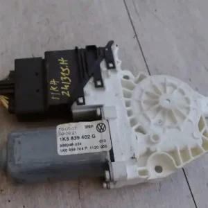 VW Jetta 2005.05 - 2010.12 Jobb hátsó ablakemelő motor bontott alkatrész Biztonságos fizetés