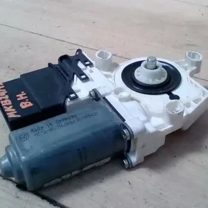 VW Golf V. 2003.10 - 2008.09 Bal hátsó ablakemelő motor 5 ajtós bontott alkatrész Akció