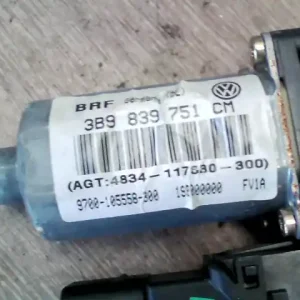 Végkiárusítás VW PASSAT 00.11-05.02 B5.5 Bal hátsó ablakemelő motor bontott alkatrész