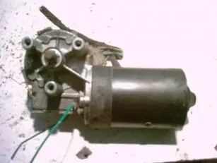 VW PASSAT 93-96 Ablaktörlő motor első bontott alkatrész Szezonális akció