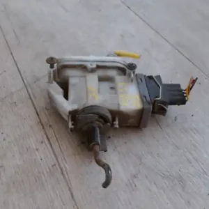 Kihagyhatatlan ajánlat VW PASSAT 93-96 Bal első központi zár motor bontott alkatrész