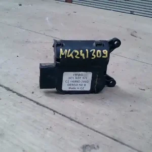 VW Passat (B6) 2005.03.01-2010.10.31 Fűtésszabályzó zsalu állító motor bontott alkatrész Legnépszerűbb