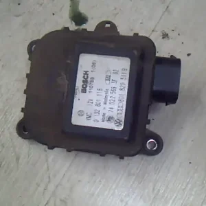 Biztonságos vásárlás VW PASSAT 96.10-00.10 B5 Fűtésszabályzó zsalu állító motor bontott alkatrész