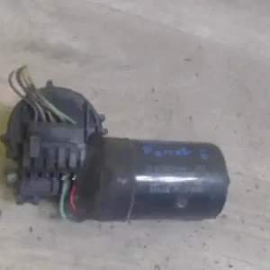 VW PASSAT 96.10-00.10 B5 Ablaktörlő motor első bontott alkatrész Vedd meg online