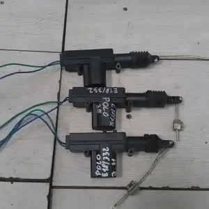 VW POLO CLASSIC 95.07-99.10 Központizár motor bontott alkatrész Azonnali szállítás