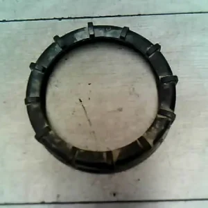 Gyors szállítás VW POLO CLASSIC 99- üzemanyag szivattyú befogató műanyag anya bontott alkatrész