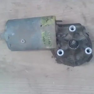 VW POLO II. 91-94 Ablaktörlő motor első bontott alkatrész Biztonságos fizetés